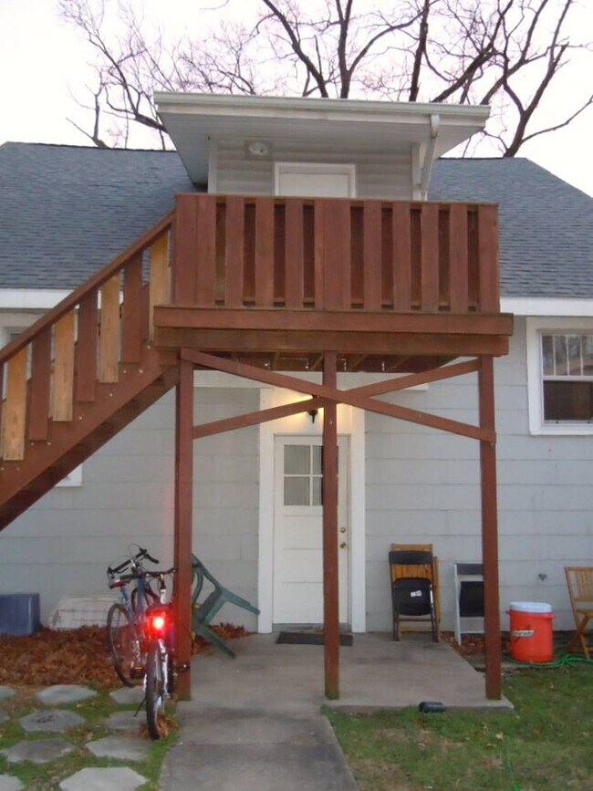 back entrance - 804 W Sycamore St