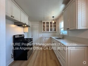 Building Photo - 625 W 23rd St