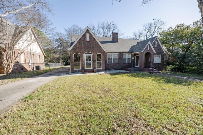 Foto del edificio - 3355 Lexington Rd