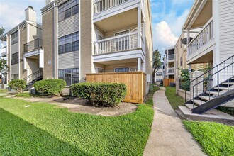 Building Photo - 2750 Holly Hall St