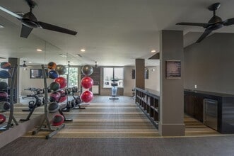 Building Photo - 2111 Westheimer Rd