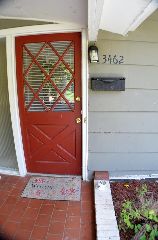 Foto del edificio - 3462 Biltmore Ave