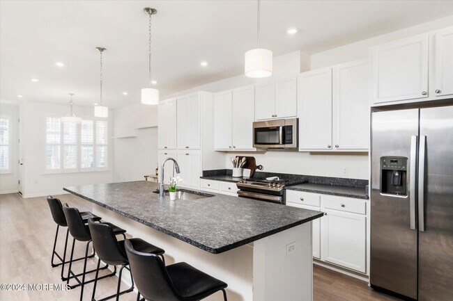 Foto del edificio - 3327 Poplar Pl