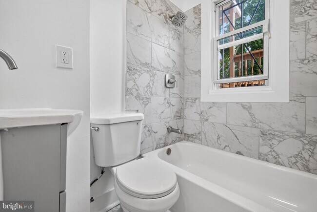 Building Photo - 3015 13th St NW
