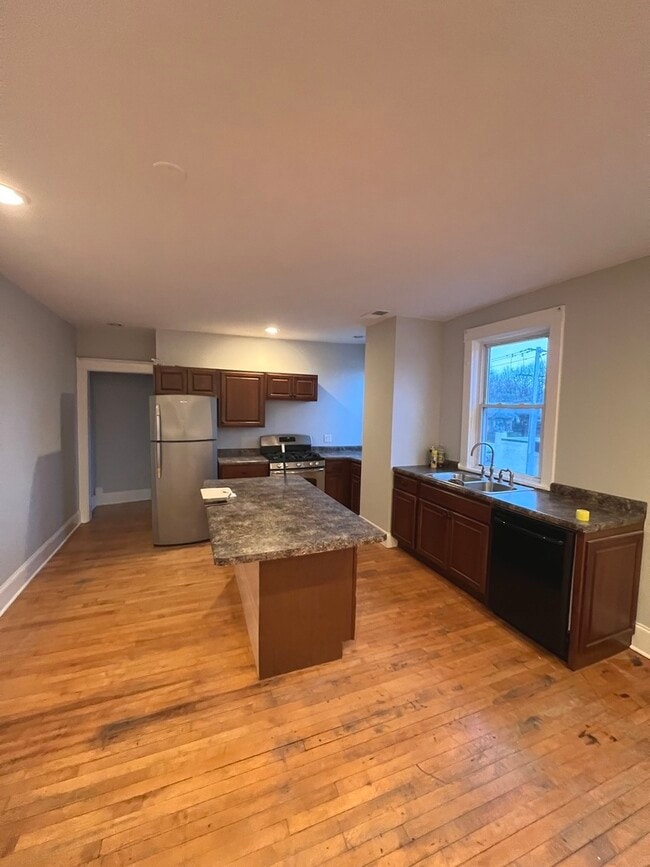 Building Photo - 416a W Virginia St