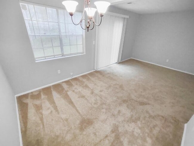 Building Photo - 1408 Pine Tree Trail