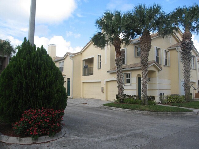 Building Photo - 1701 Belmont Pl