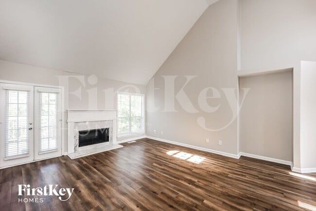 Building Photo - 7956 Clearview Cir