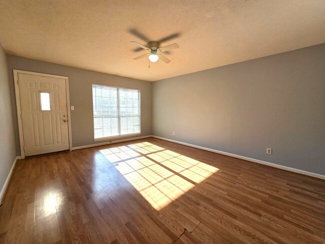 Building Photo - 65 Conifer Ring