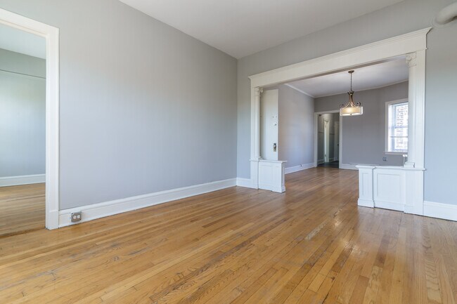 Foto del edificio - 4754 N Lincoln Ave
