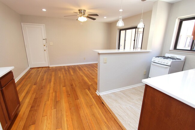 Foto del edificio - 590 S Negley Ave