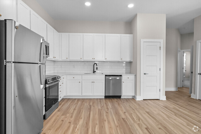 2BR, 2BA - 1079SF - Kitchen - Vieux at Welden