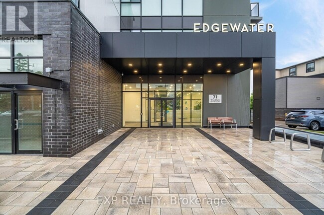 Photo du bâtiment - 71-971 Wyndham St S