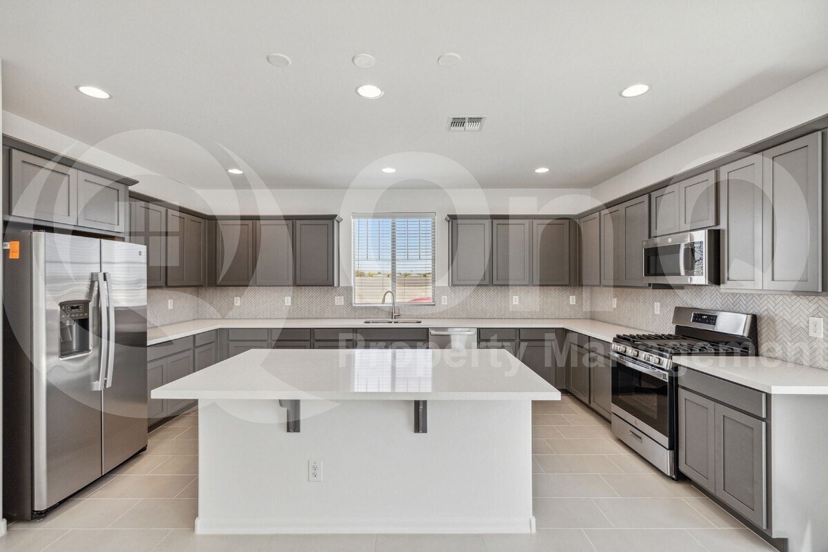 Foto principal - 3817 N 100th Dr