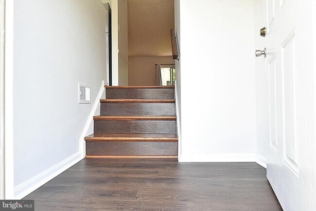 Foto del edificio - 891 Bayridge Dr