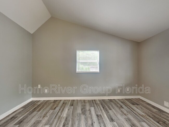 Foto del edificio - 231 Vernis Ave