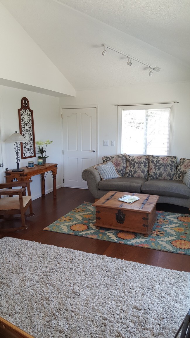 Sala de estar - 32855 Mulholland Hwy