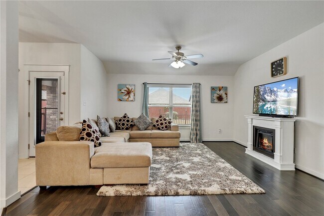 Foto del edificio - 17121 Lathrop Ave