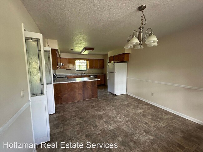 Foto del edificio - 3 br, 2 bath House - 240 N. Maple Drive