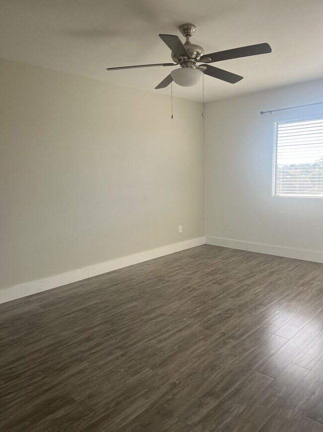 Foto del edificio - Available Now!  2-Bedroom, 1.5 Bath Condo with Attached Garage