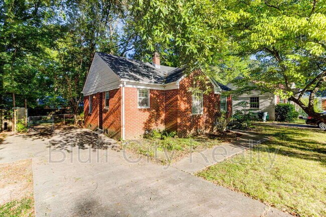 Foto del edificio - 1071 Robin Hood Ln