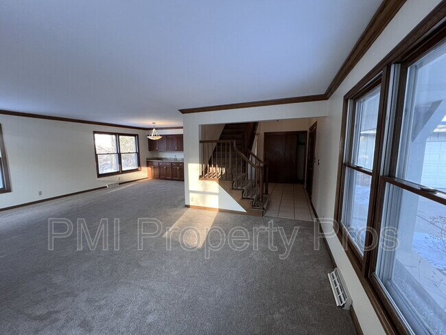 Building Photo - 3204 Chateau Ct