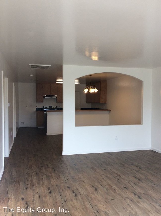 Building Photo - 401 N Park St