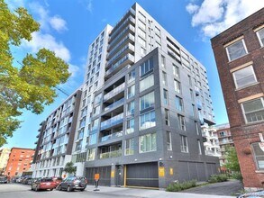 Building Photo - 738 Rue St-Paul Ouest