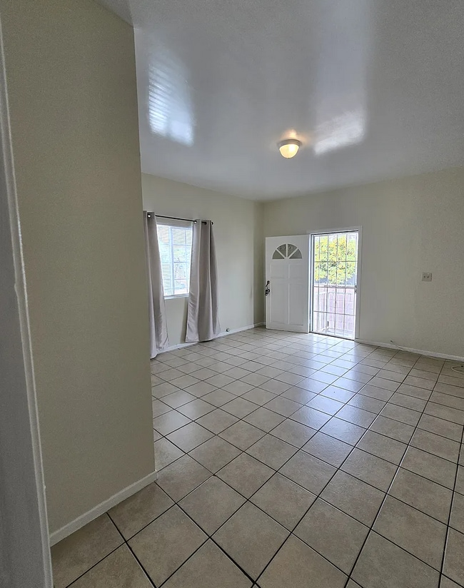 Building Photo - 5027 Dalton Ave