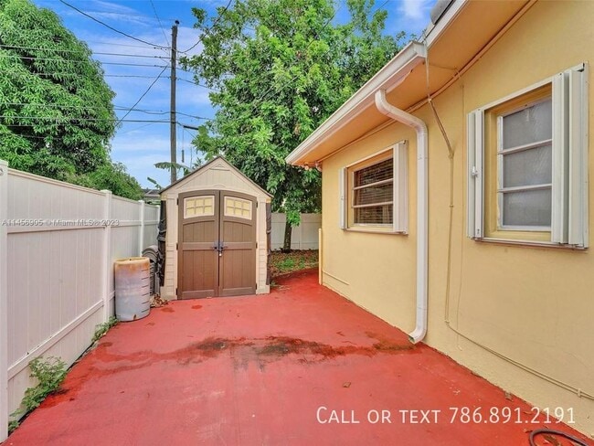 Building Photo - 4461 NW 6th Court, Plantation, FL 33317
