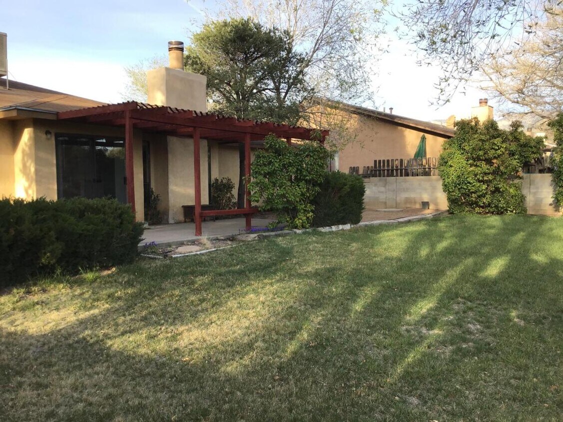 11033 Hagen Rd NE, Albuquerque, NM 87111 House Rental in Albuquerque