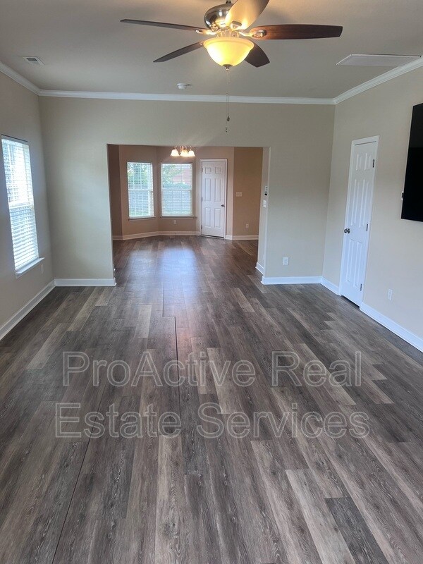 Foto del edificio - 2103 Shell Rd