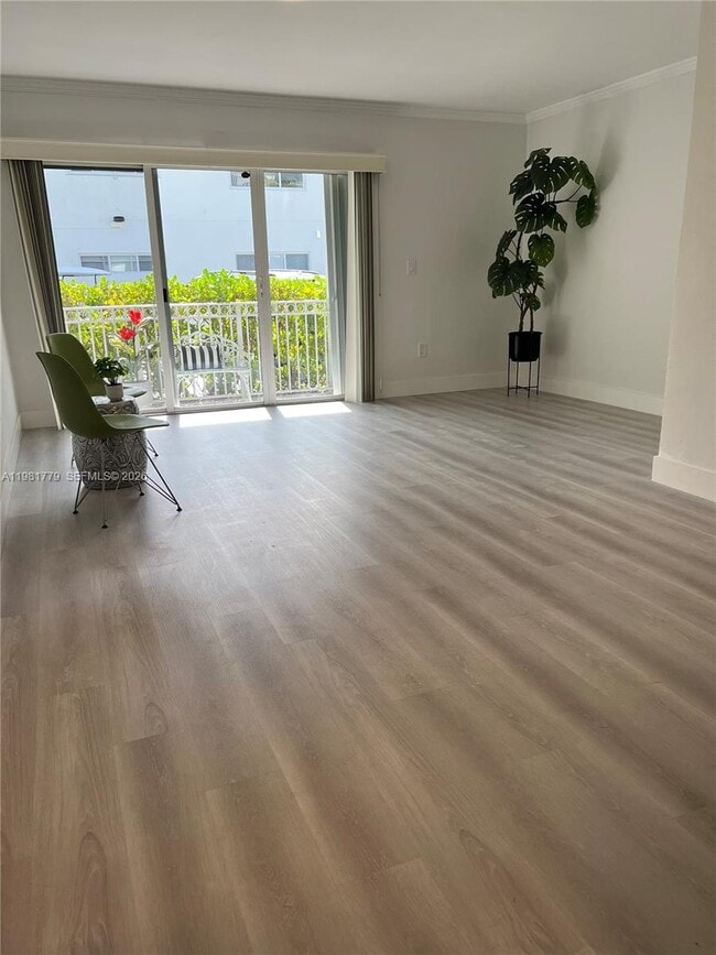 Building Photo - 290 Sunrise Dr