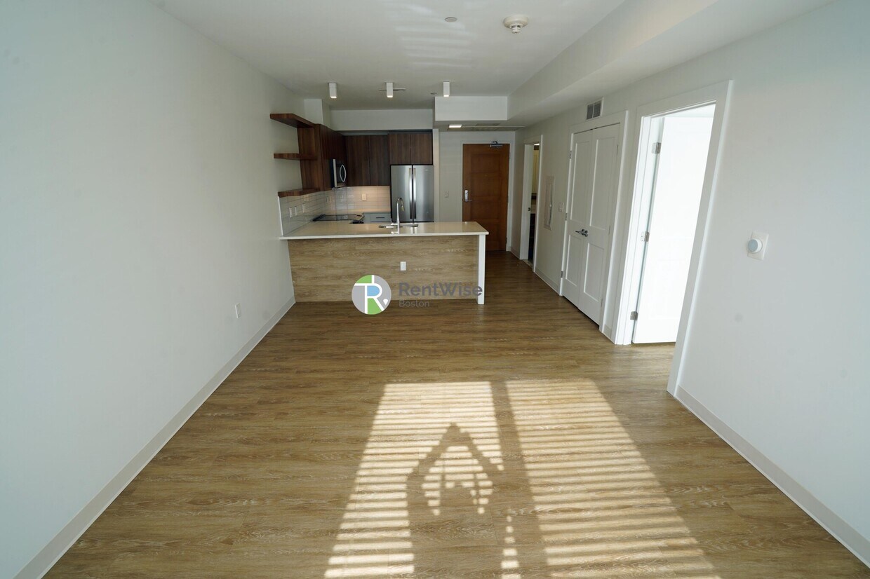 Foto principal - 530 Western Ave