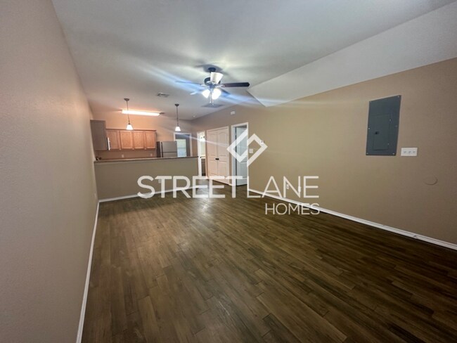 Building Photo - Charming 2 Bedroom in Nash!