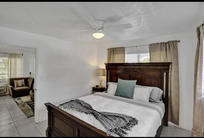 Foto del edificio - 820 NE 16th Ave