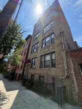 Building Photo - 247 MONTGOMERY St