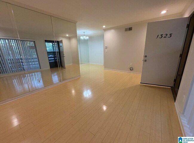 Foto del edificio - 3101 Lorna Rd