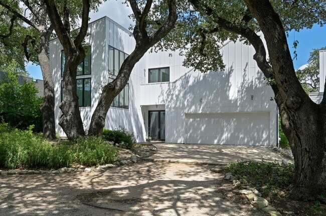 Foto del edificio - 1208 Woodland Ave
