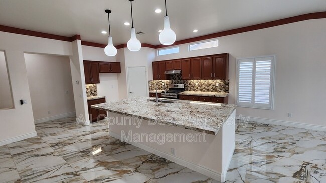 Building Photo - 47652 Calle Diamante