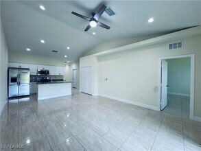 Building Photo - 2433 Vernon Ave S