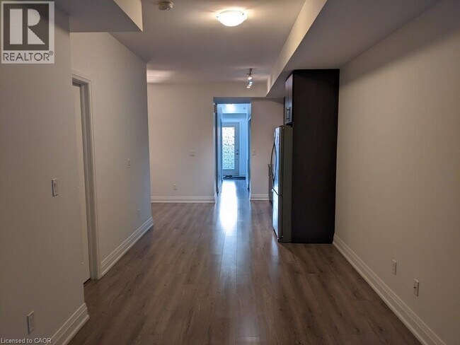 Building Photo - 780 Sheppard Ave E