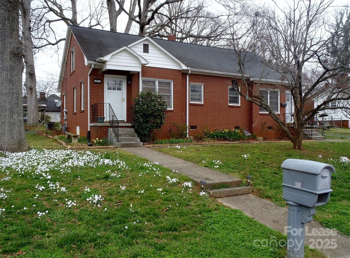 Foto principal - 801 Wood St