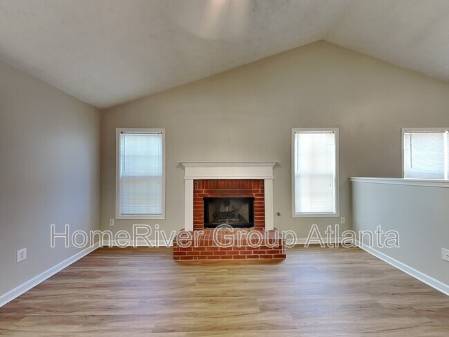 Foto del edificio - 649 Stonecrest Dr