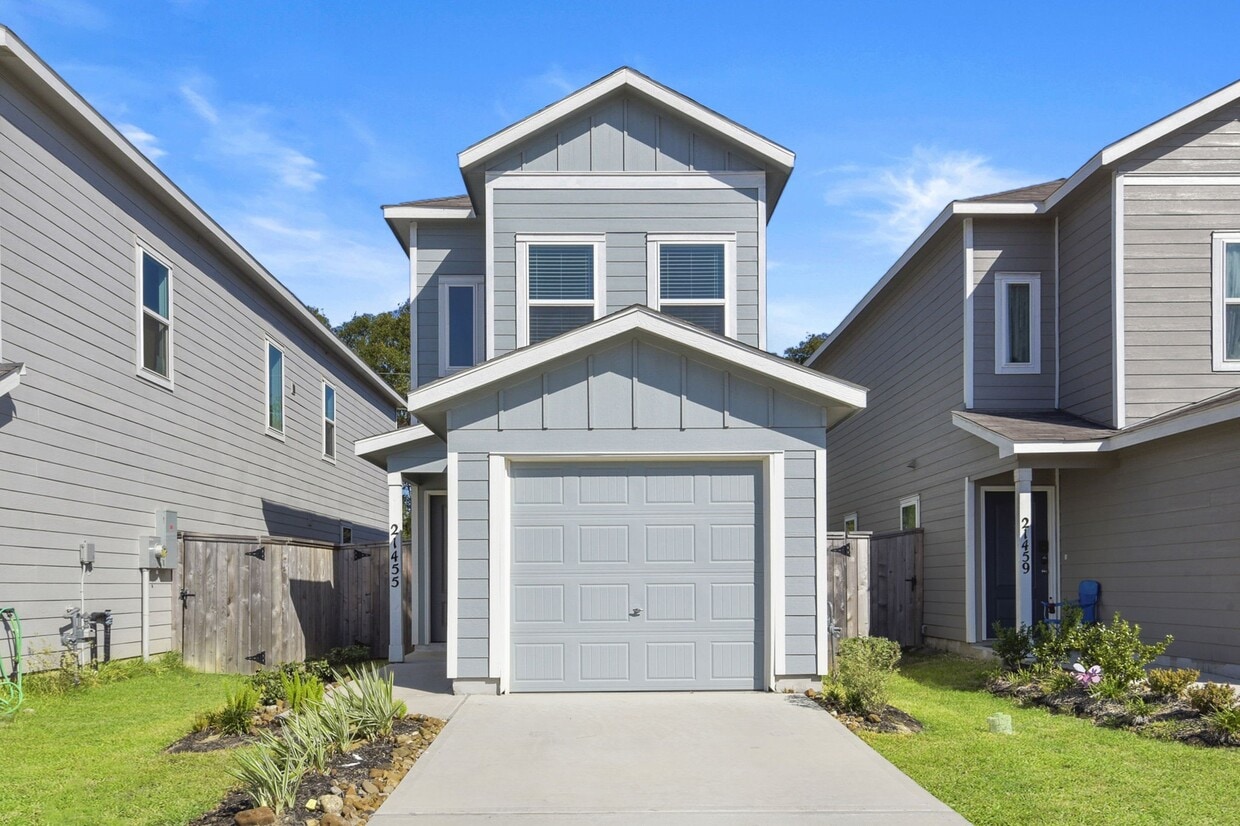 Primary Photo - 21455 Carosella Dr