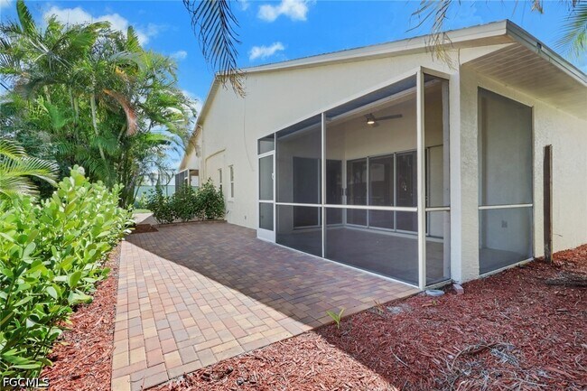 Foto del edificio - 5011 SW 16th Pl