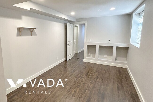 Building Photo - 2 Bedroom Basement Suite Rental 24513B Kim...