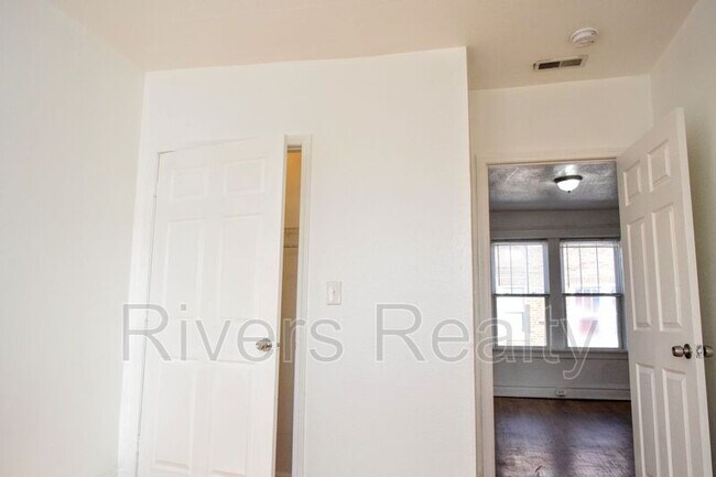 Building Photo - 5012 Virginia Ave