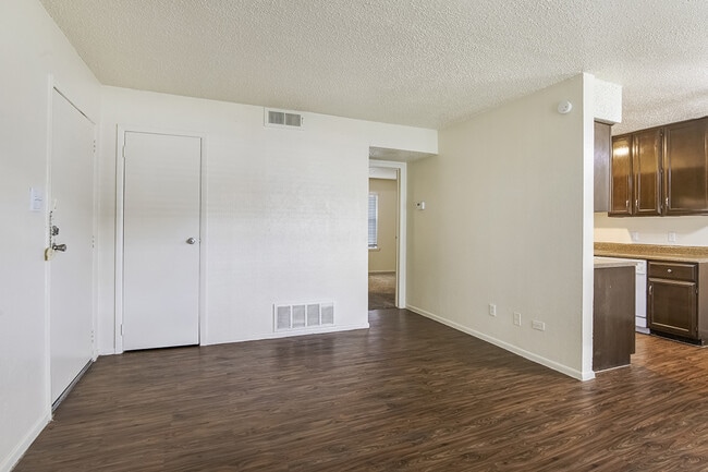 Bonnie Green Apartments Denton Tx Apartments Com