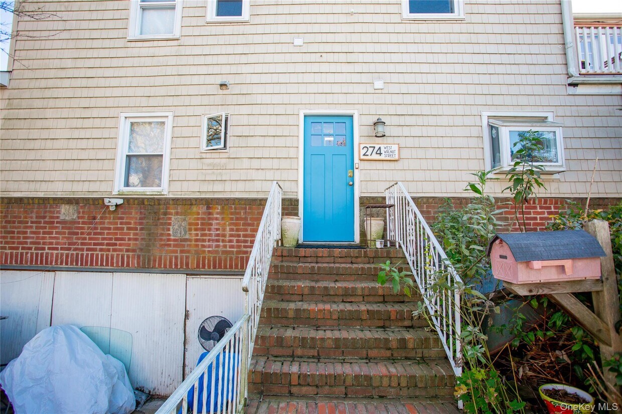 Foto principal - 274 W Walnut St